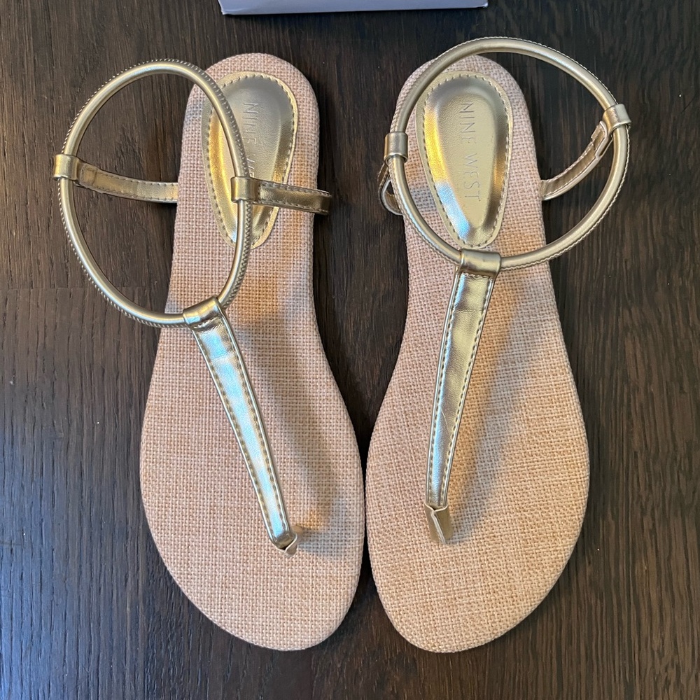 New Nine West Flat Sandals 7.5